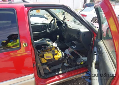 1998 GMC Jimmy Slt из США, поврежденный, VIN 1GKDT13W6W2559567